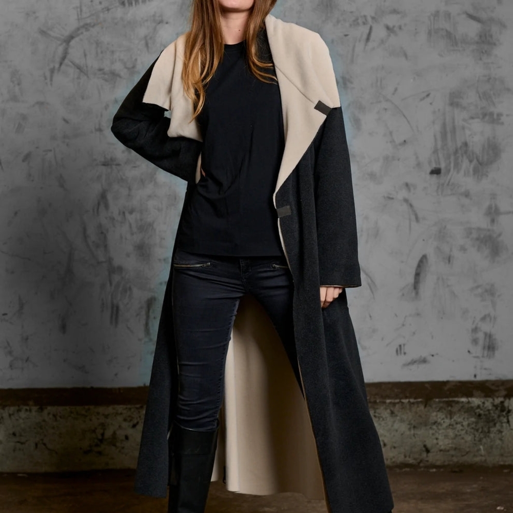 Women's Cream and Black Long Fleece Coat Reversible - Picture 2 of 2